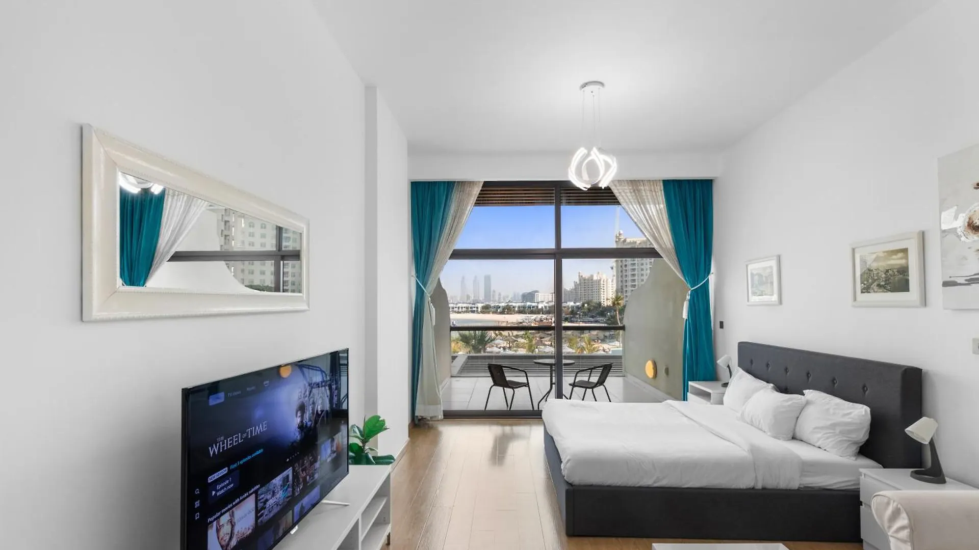 Bright Beachfront Studio With Breathtaking Views Dubai Apartment