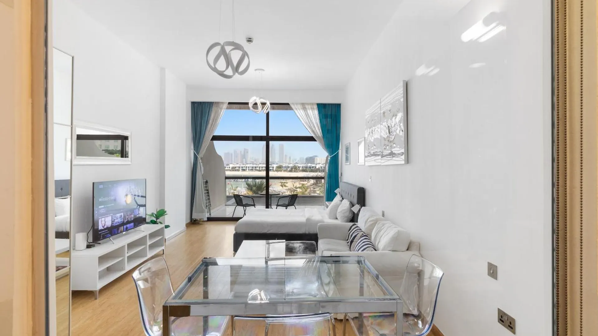 Apartment Bright Beachfront Studio With Breathtaking Views Dubai
