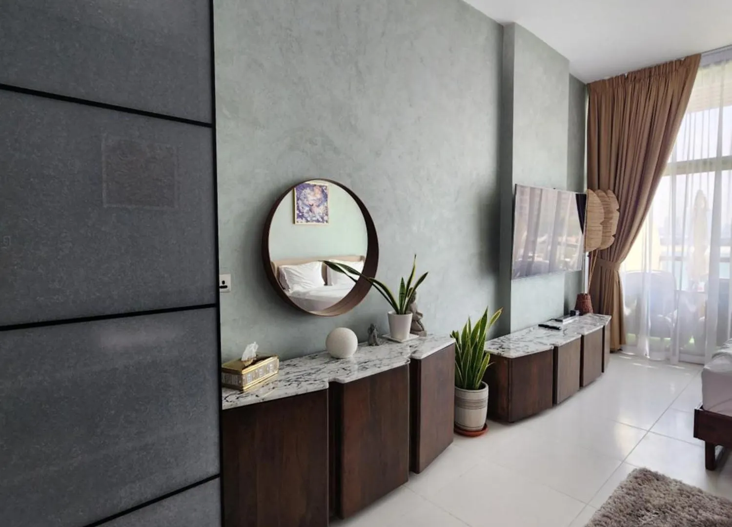 Bright Beachfront Studio With Breathtaking Views Dubai Apartment