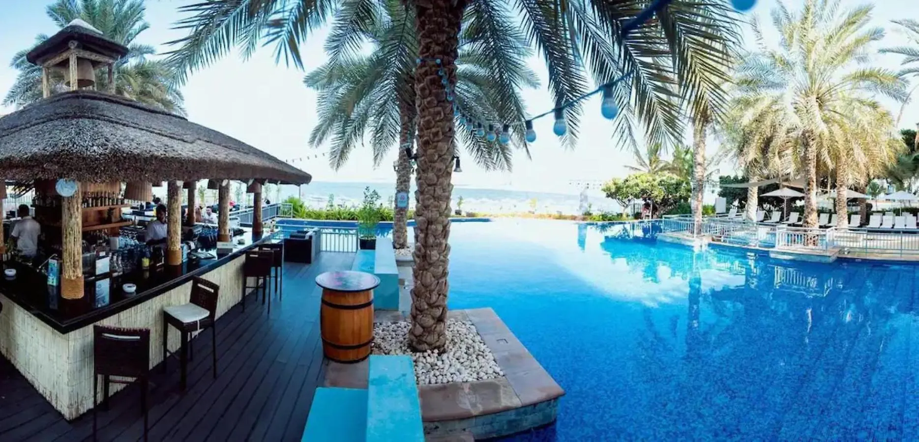 Bright Beachfront Studio With Breathtaking Views Dubai Apartment