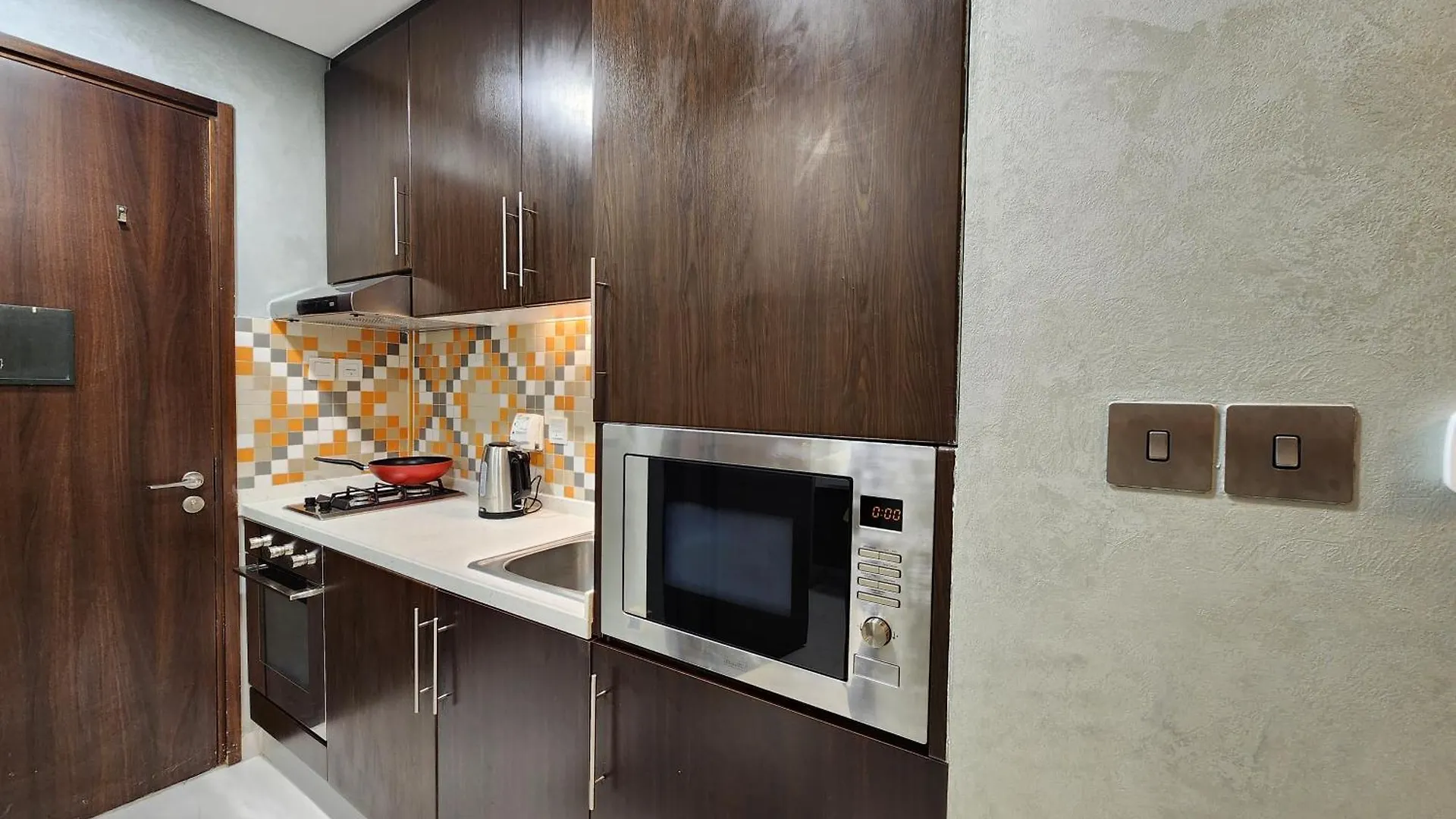 Bright Beachfront Studio With Breathtaking Views Dubai